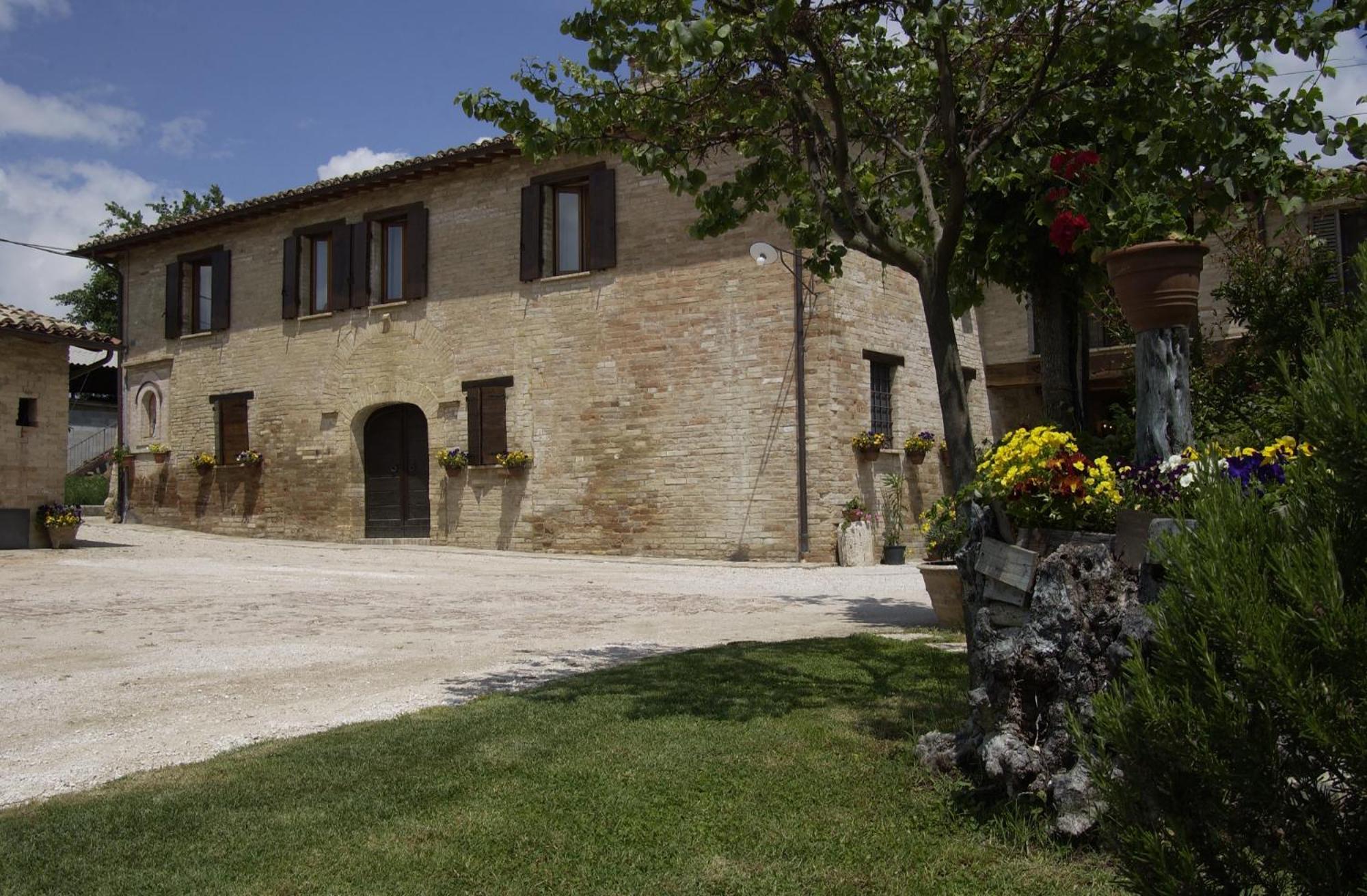 Agriturismo Il Borghetto مونتيفالكو المظهر الخارجي الصورة