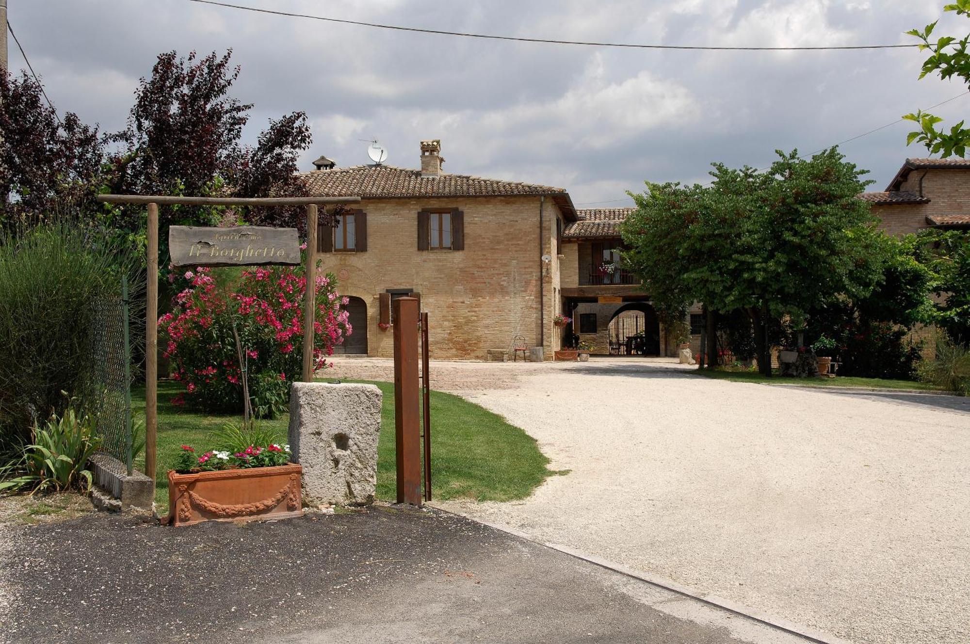 Agriturismo Il Borghetto مونتيفالكو المظهر الخارجي الصورة